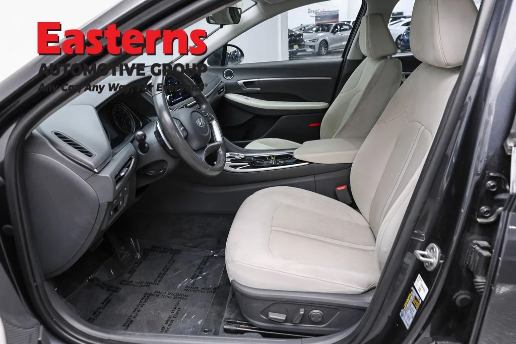 Used 2023 Gray Hyundai SEL image 14