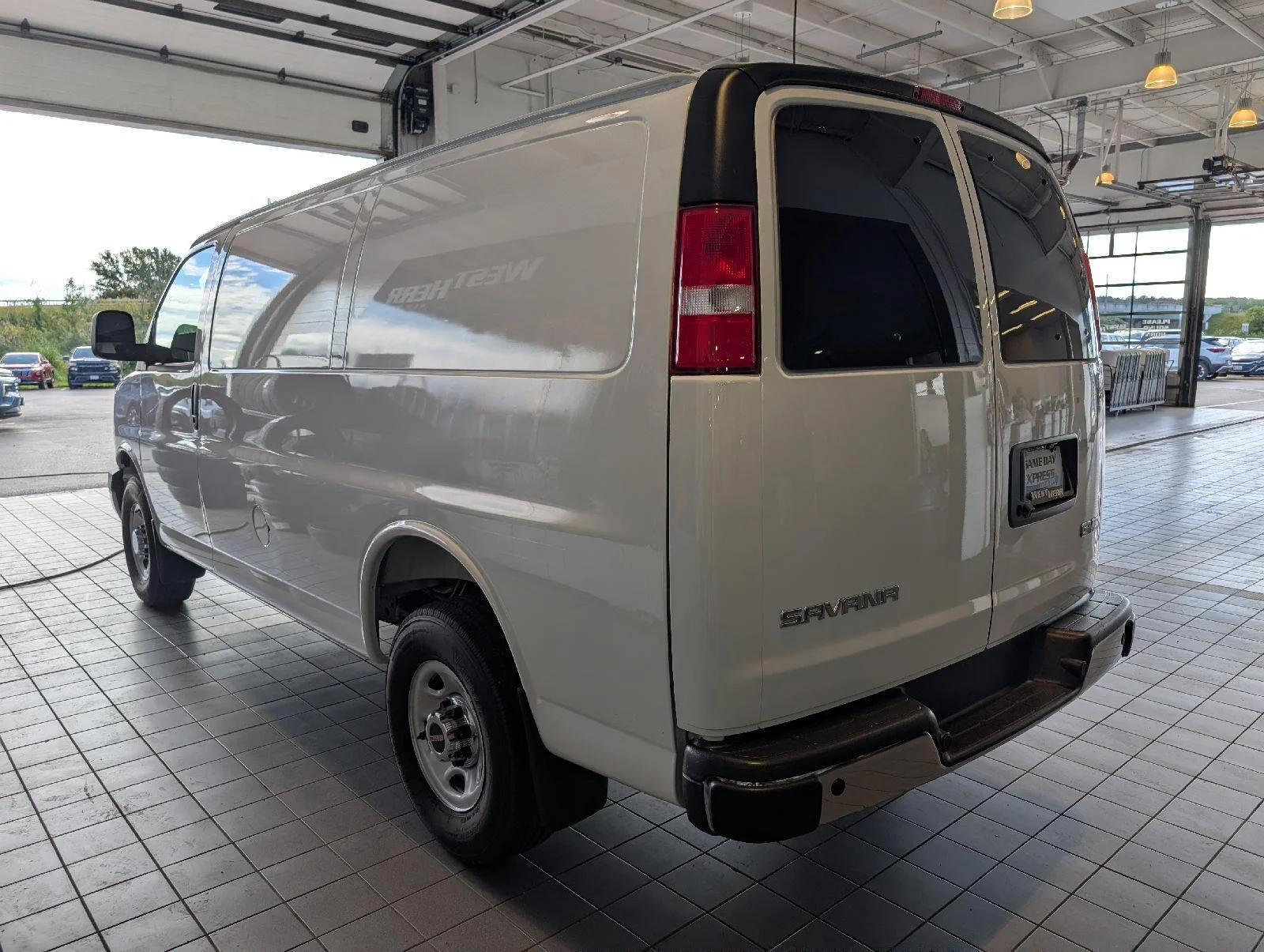Used 2025 Summit White GMC Work Van image 5
