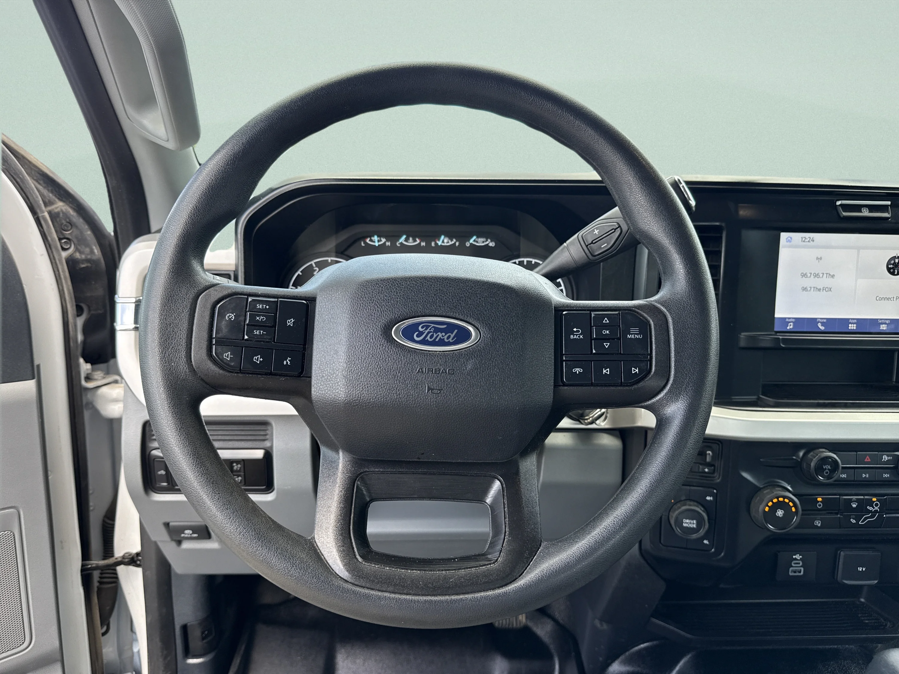 Used 2025 Oxford White Ford XL image 38