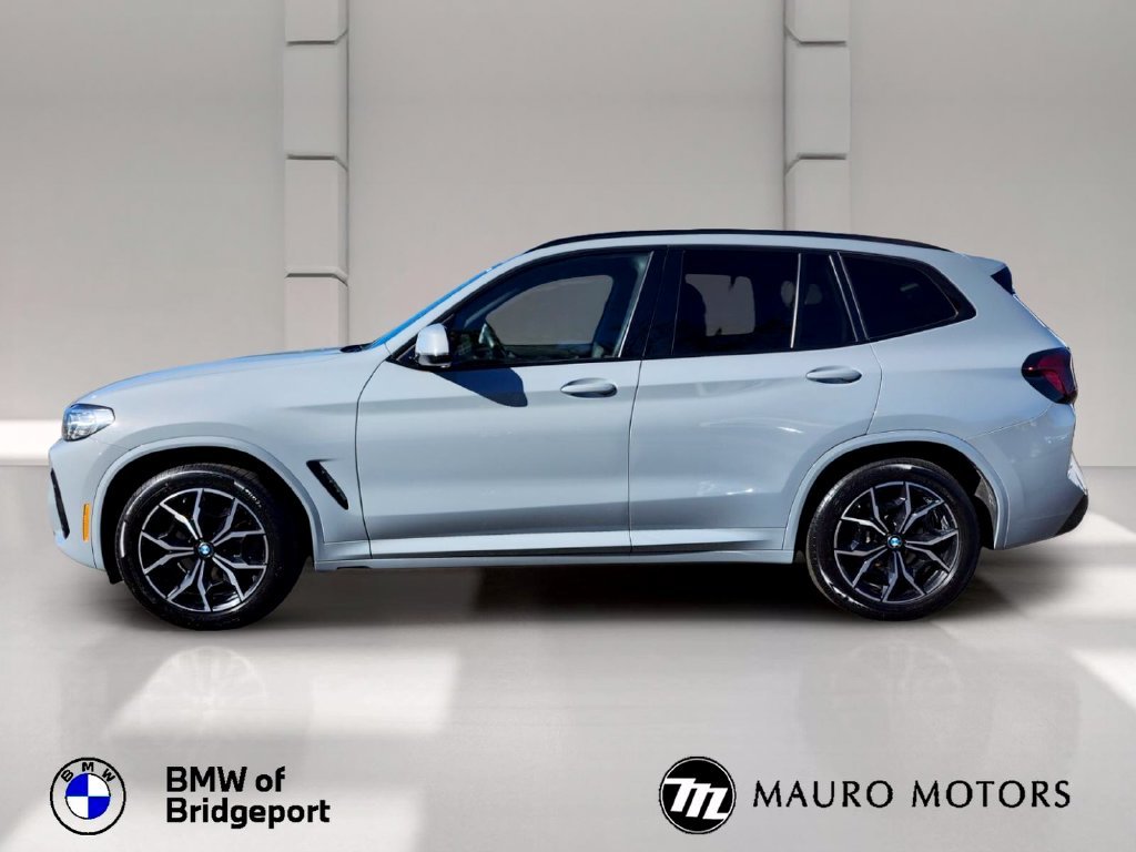Used 2023 Gray BMW xDrive30i image 2