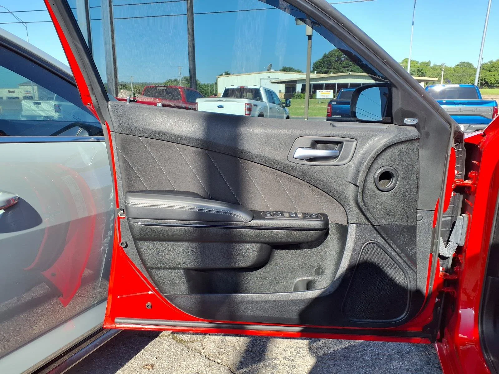 Used 2023 Torred Clearcoat Dodge SXT image 17