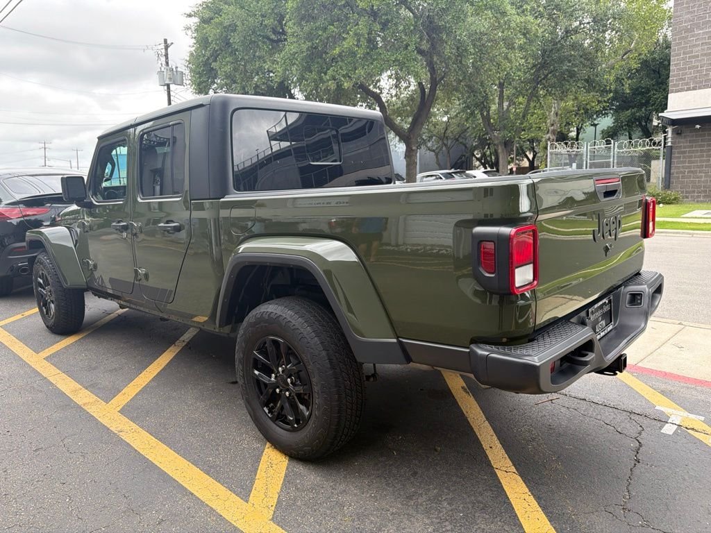Used 2023 Green Jeep Sport S image 5
