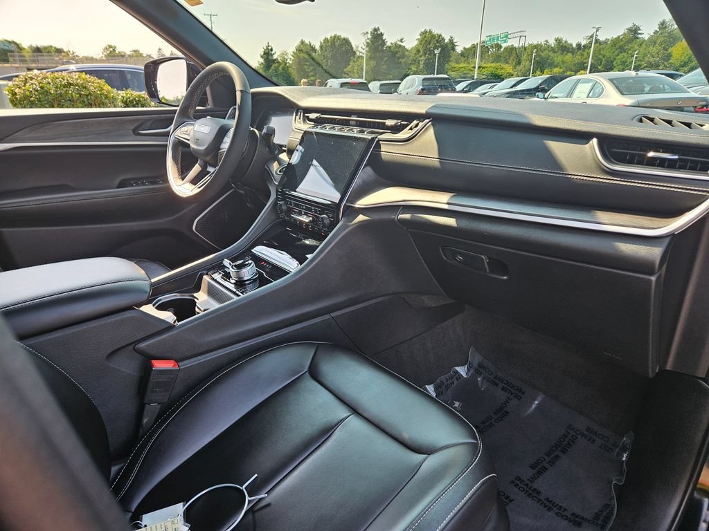 Used 2024 Black Jeep  image 12