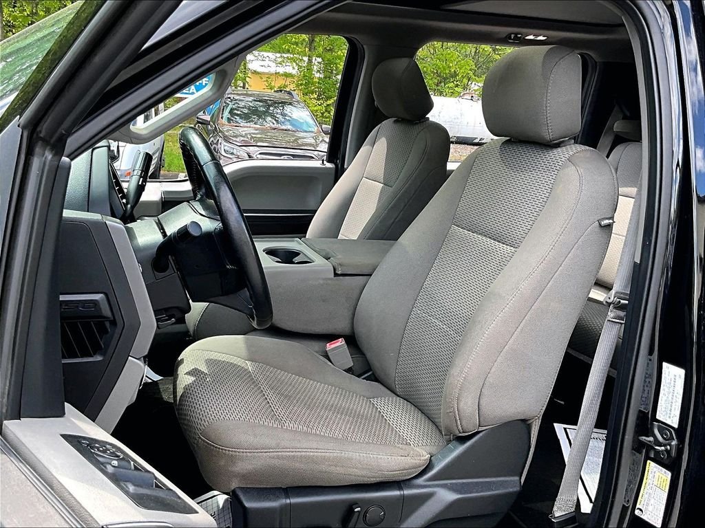 Used 2019 Black Metallic Ford XLT image 10