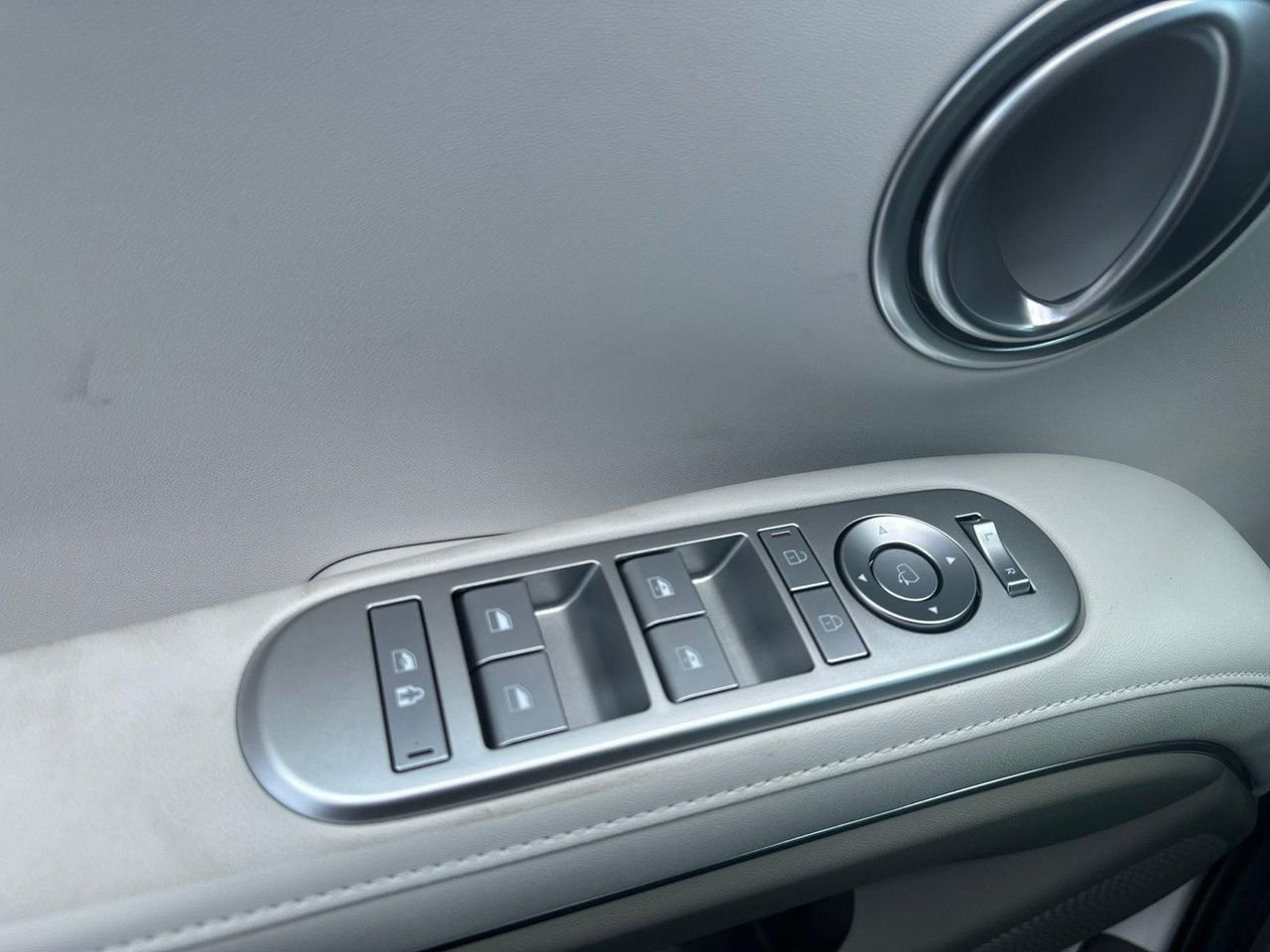 New 2026 White Hyundai SEL Premium AWD image 15