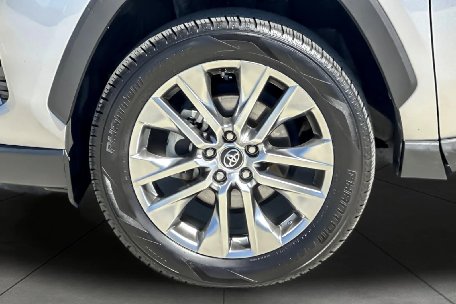 Certified Used 2021 Silver Sky Metallic Toyota XLE Premium image 25