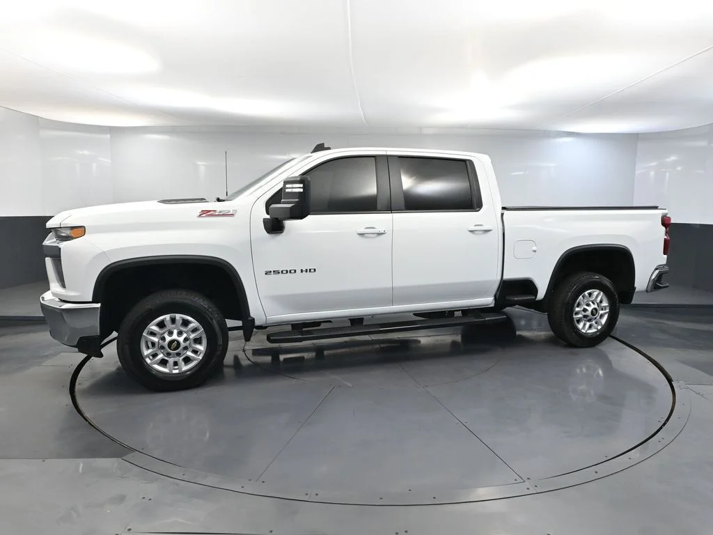 Used 2022  Chevrolet LT image 12