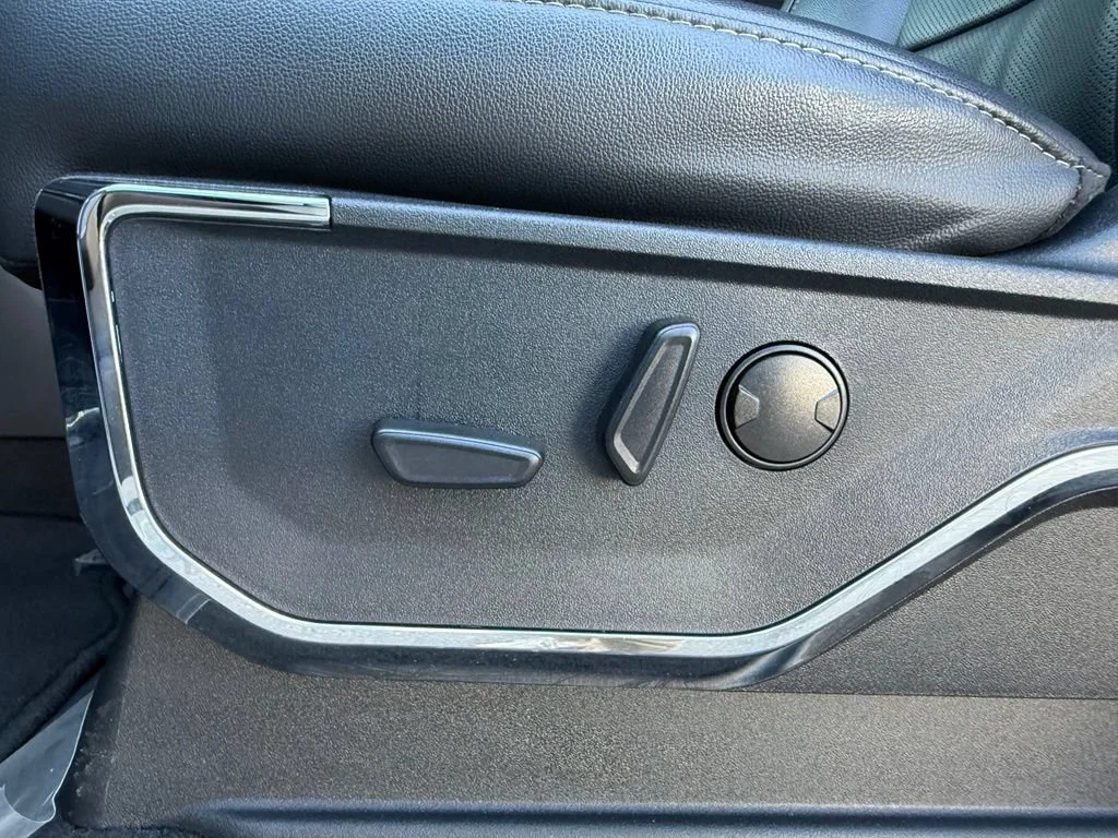 Used 2024 White Ford XL image 13