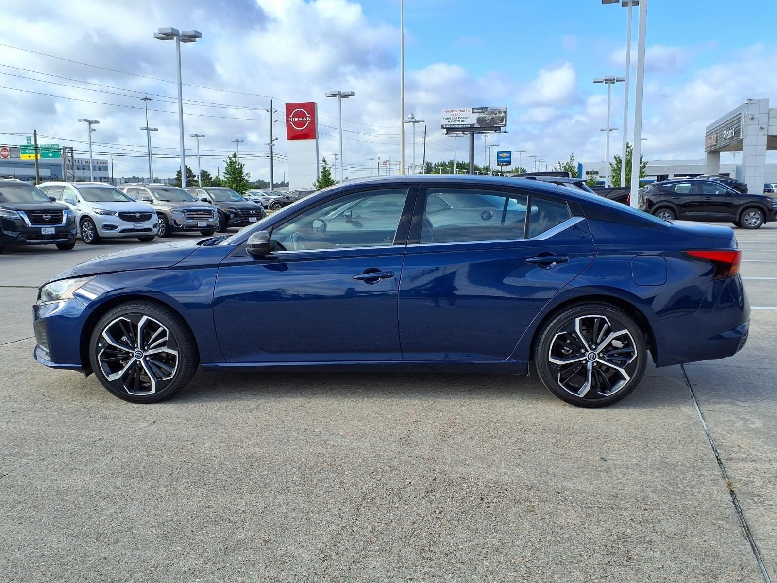 2024 Nissan Altima 2.5 SR Blue at Robbins Nissan