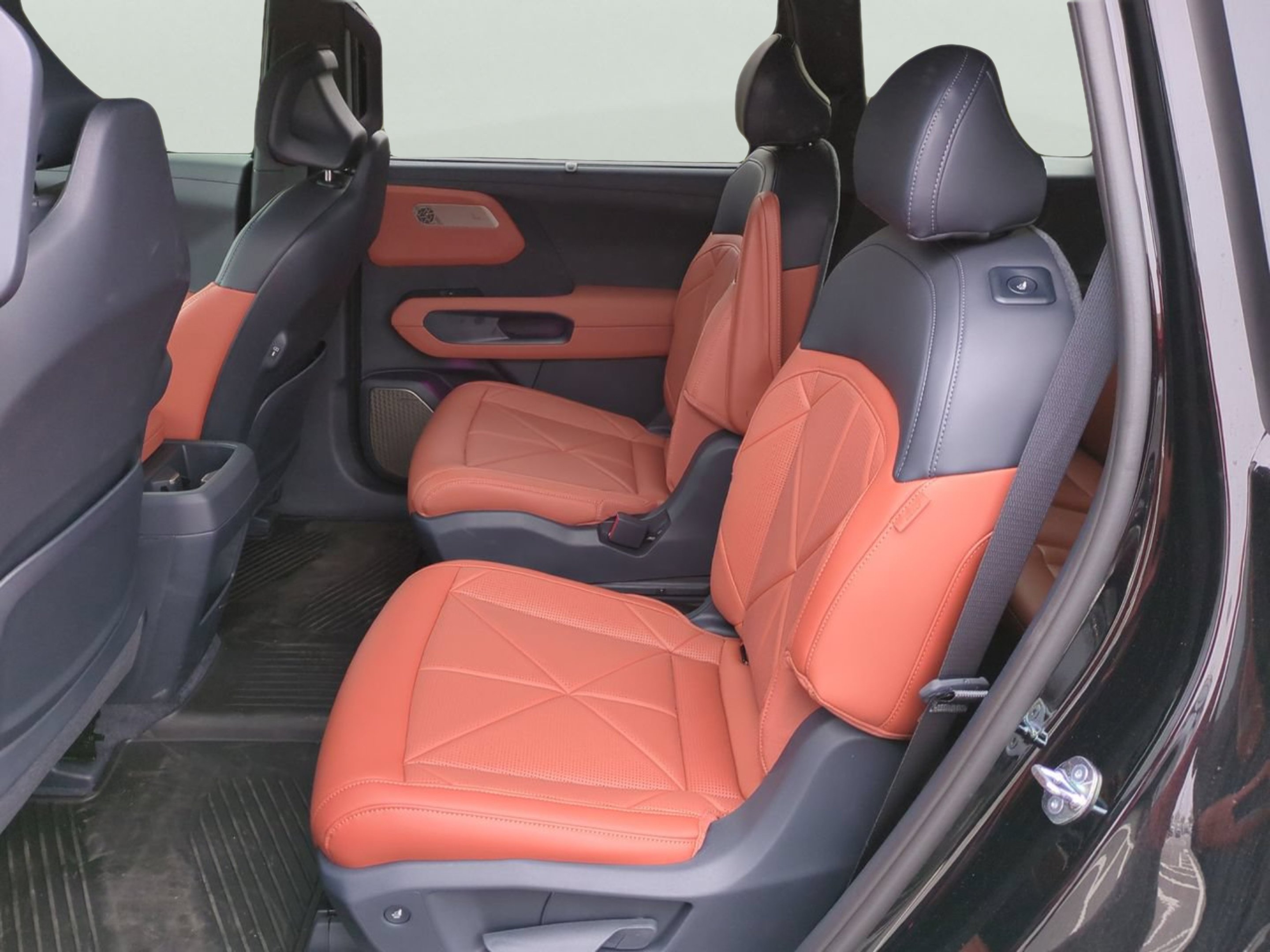 New 2027 Ebony Black Kia SX image 44