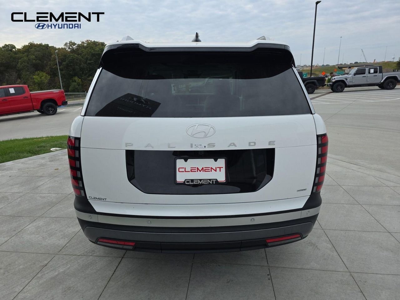 New 2026 White Hyundai SEL AWD image 7