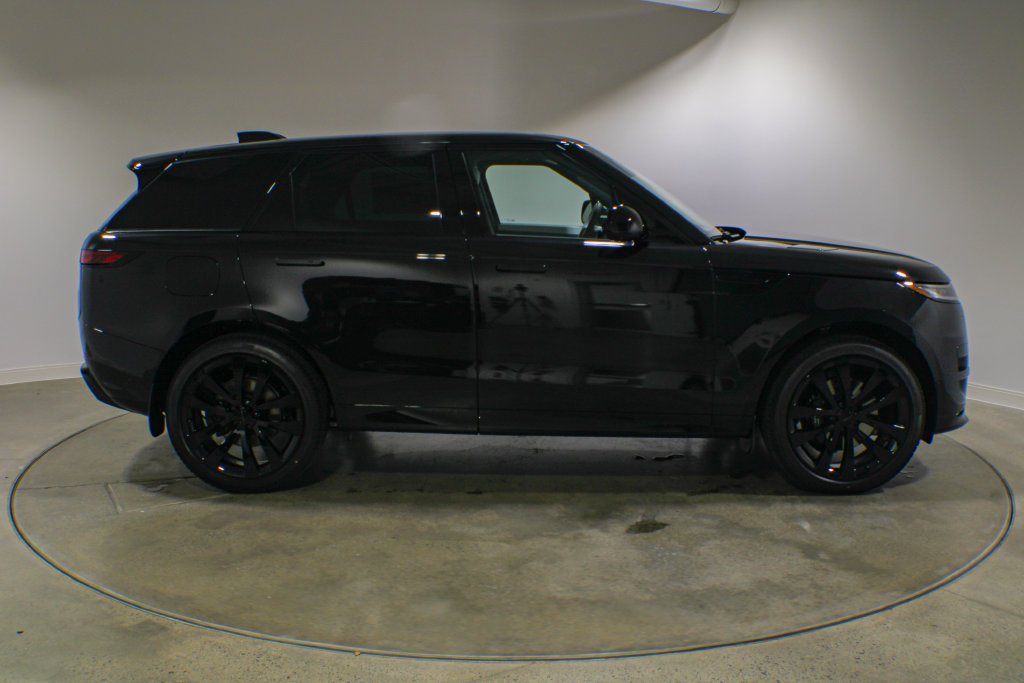 New 2027 Santorini Black Land Rover Dynamic SE image 7