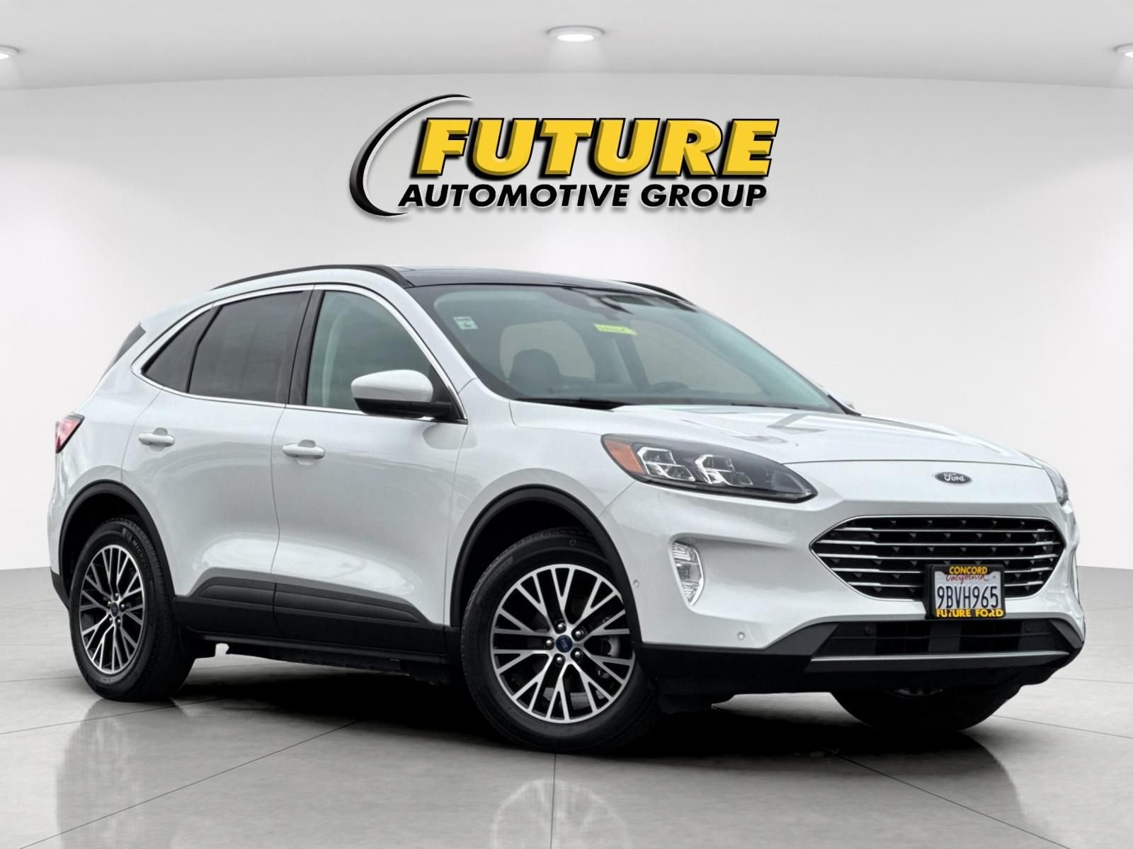 2022 Ford Escape Titanium FWD PHEV's photo