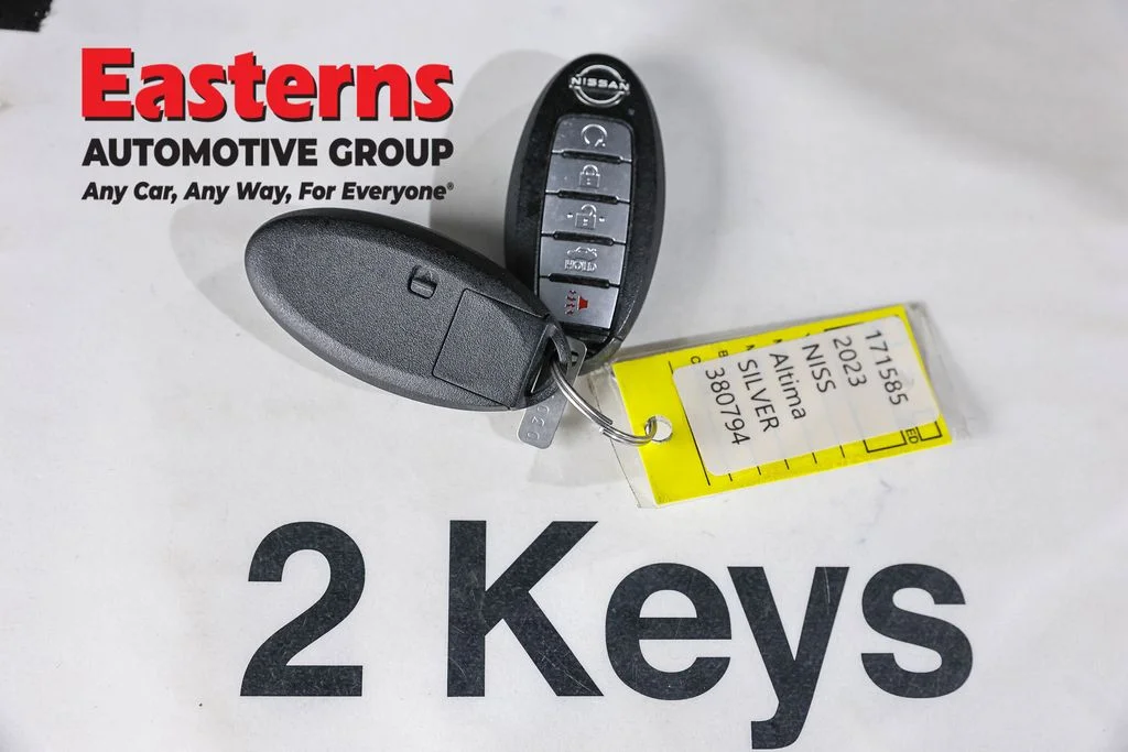 Used 2023 Silver Nissan 2.5 SV image 25