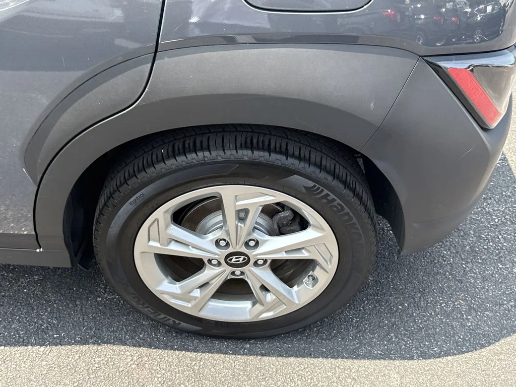 Used 2023 Gray Hyundai SEL image 11