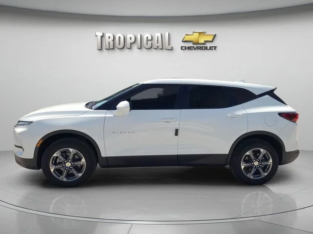 New 2026 Summit White Chevrolet 2LT image 2