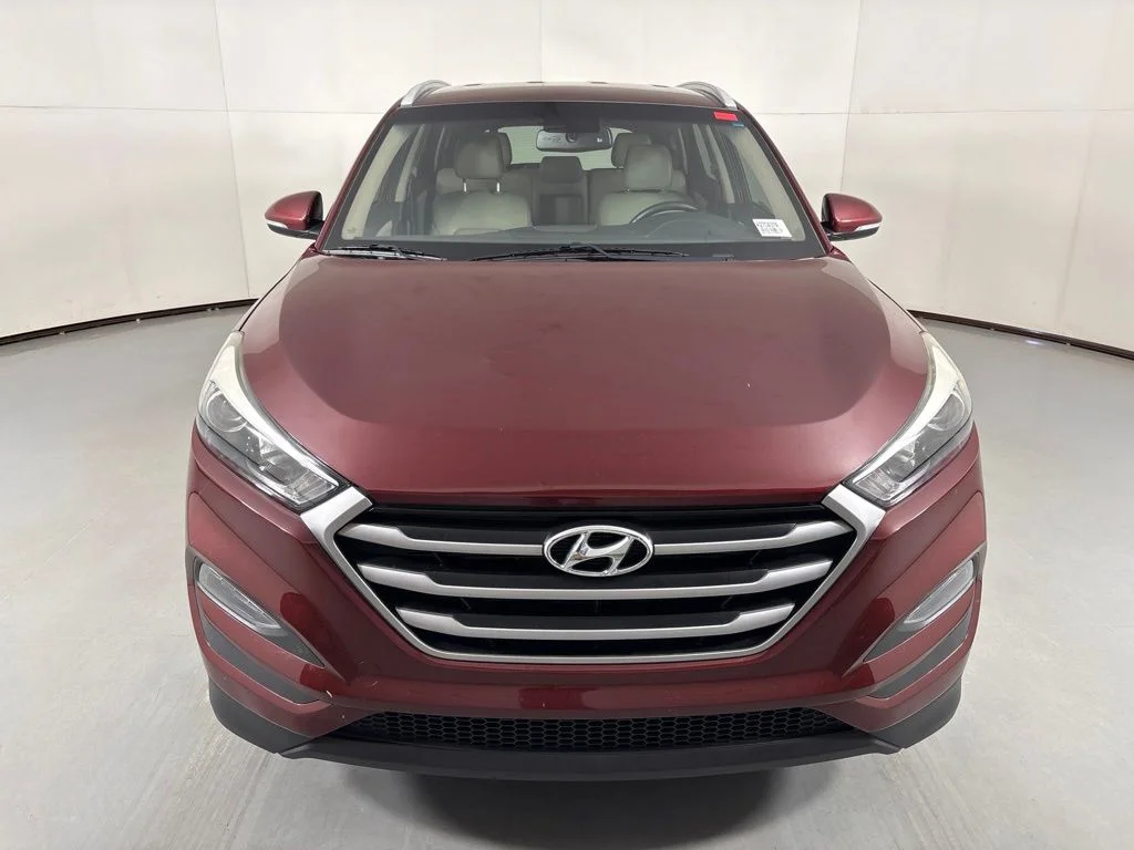 Used 2018 Red Hyundai SEL Plus image 3