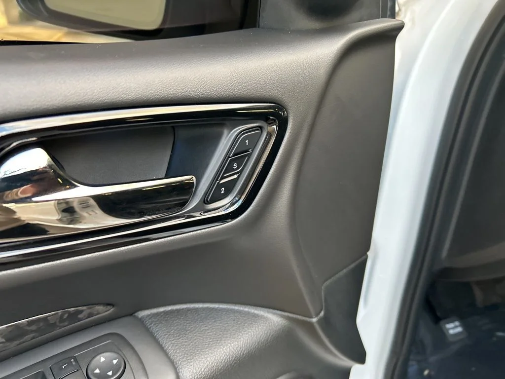 Used 2023 White Dodge R/T image 44