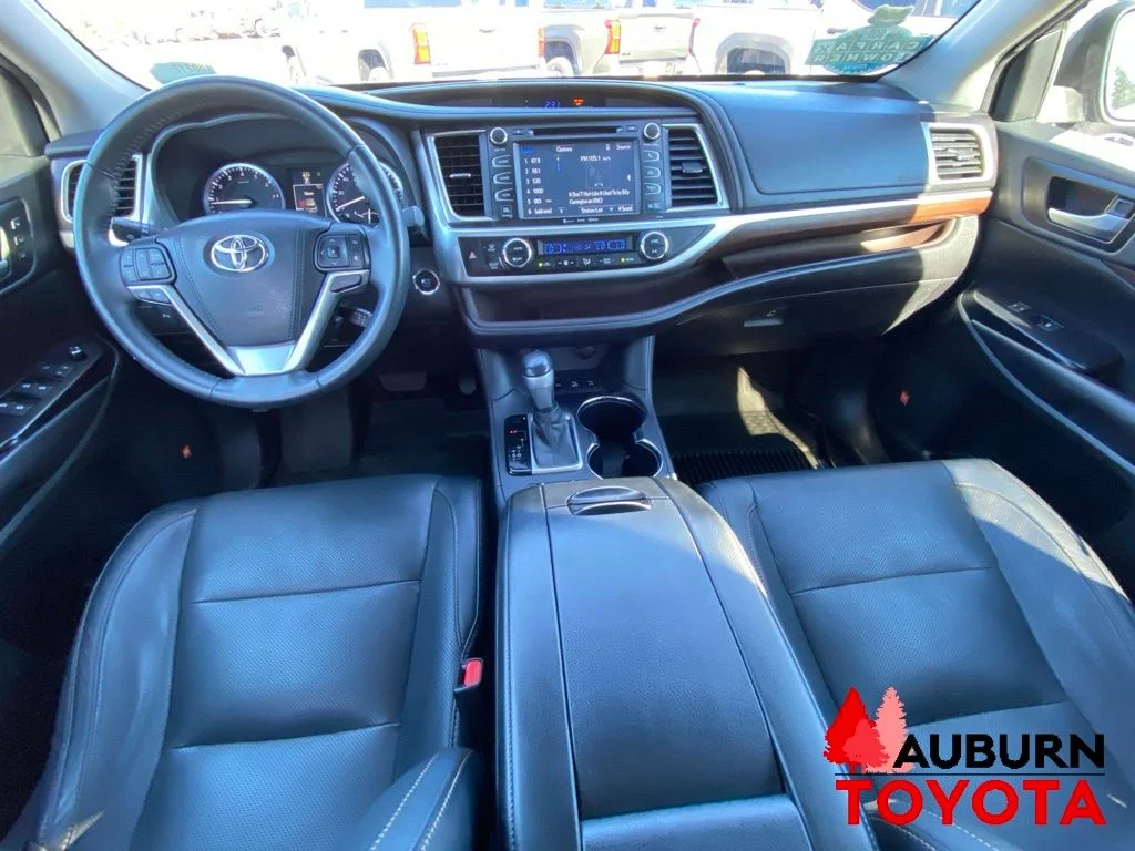 Used 2016 Midnight Black Metallic Toyota Limited image 33