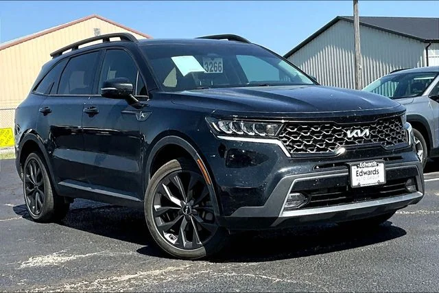 Used 2022 Black Kia X-Line EX image 2