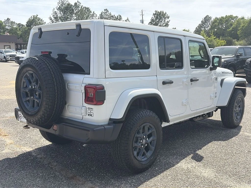 New 2026 Bright White Clear-Coat Exterior Paint Jeep 85th Anniversary Edition image 6