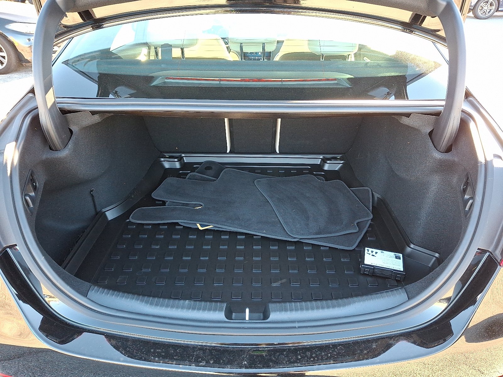 2025 Mercedes-Benz C-Class Sedan C 300 - Photo 28