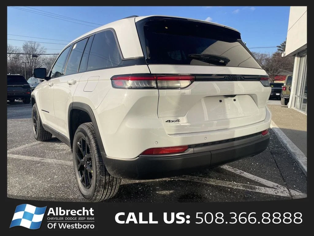 New 2026 Bright White Clear-Coat Exterior Paint Jeep Altitude image 3
