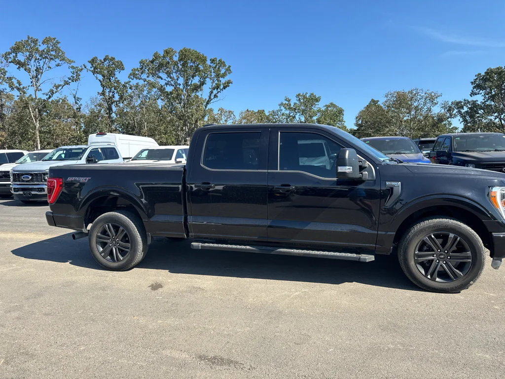 Used 2022 Agate Black Metallic Ford XLT image 4