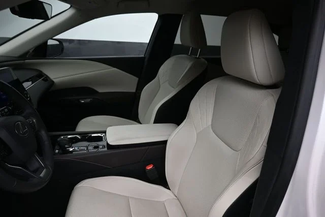 Used 2024 White Lexus 350 image 24