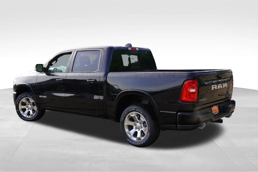 New 2026 Diamond Black Crystal Pearl-Coat Exterior Paint RAM Big Horn image 5