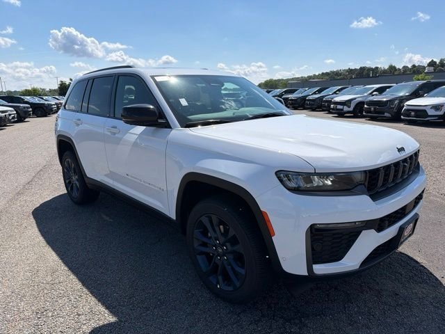 New 2026 Bright White Clear-Coat Exterior Paint Jeep  image 1