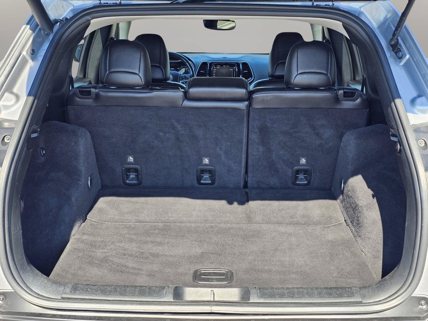 Used 2019 Billet Silver Metallic Clearcoat Jeep Limited image 12