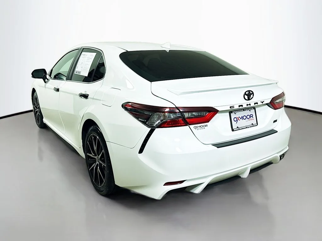 Certified Used 2024 Ice Cap Toyota SE image 5