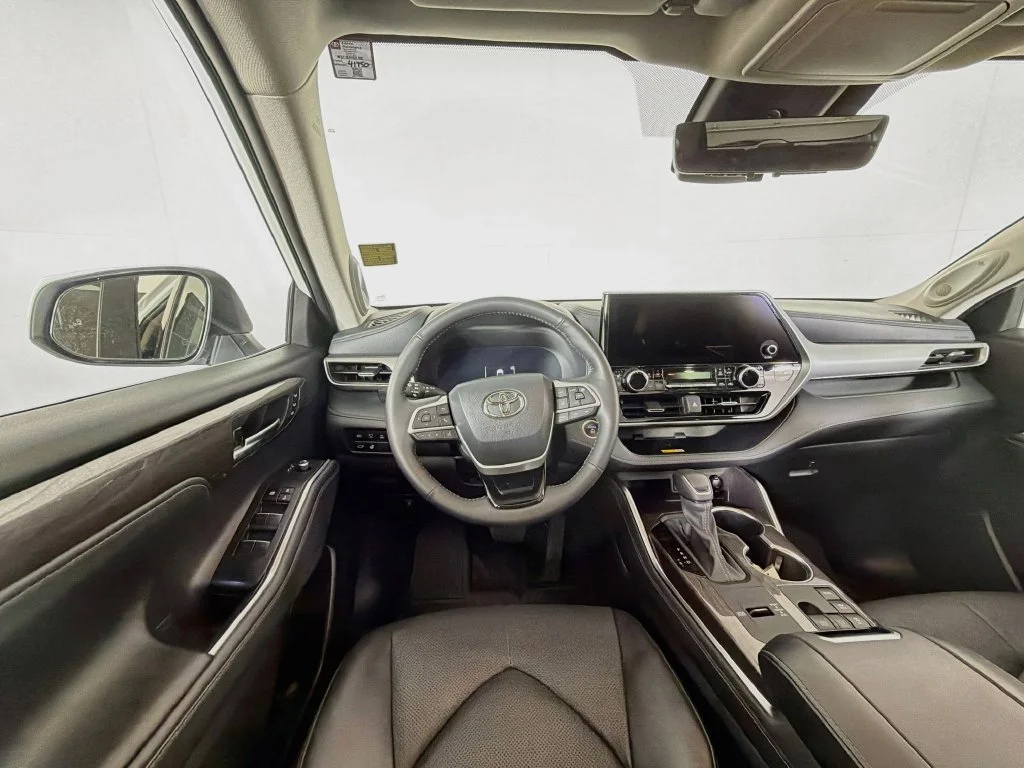 Used 2024 Beige Toyota Platinum image 19
