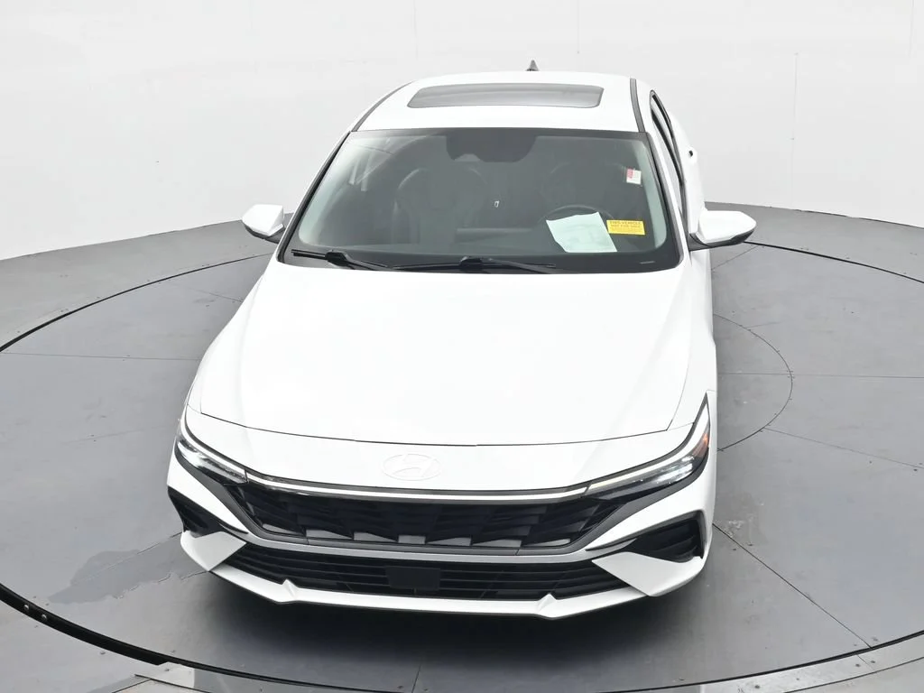 Used 2025 White Hyundai Limited image 22