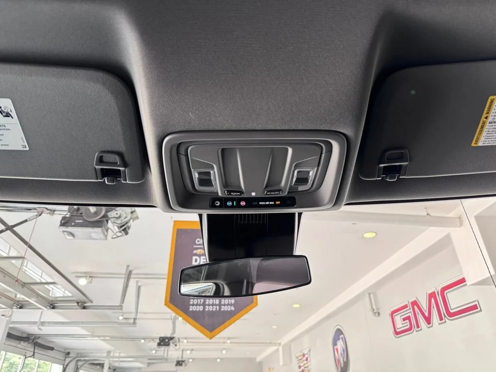 Used 2024 Summit White GMC Elevation image 26