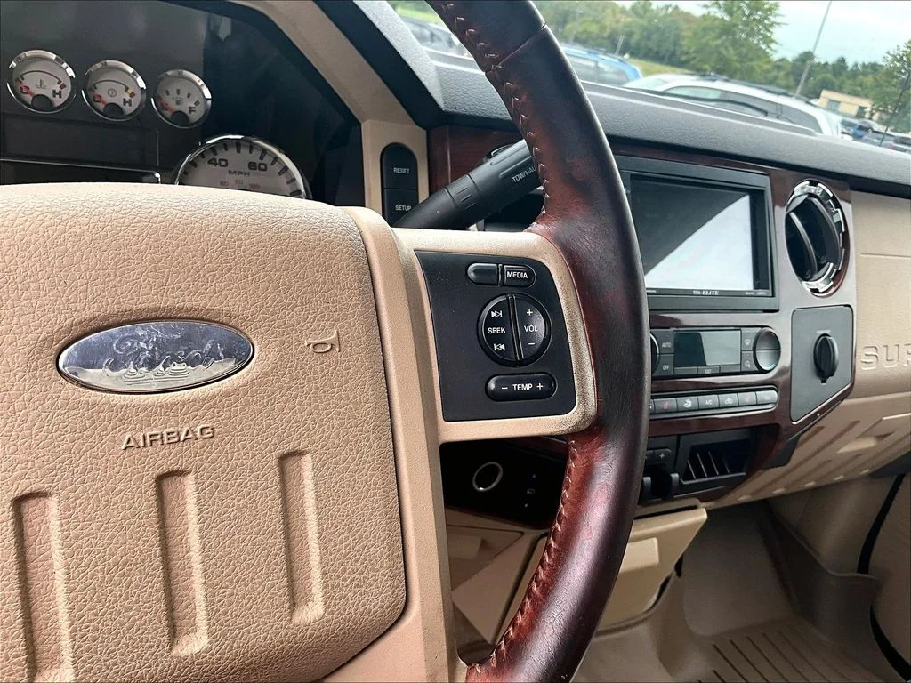 Used 2008 Red Ford  image 20