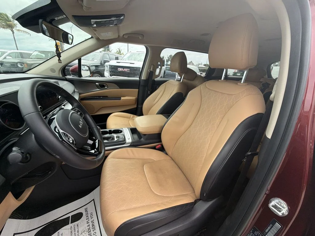 Used 2024 Red Kia LX image 26