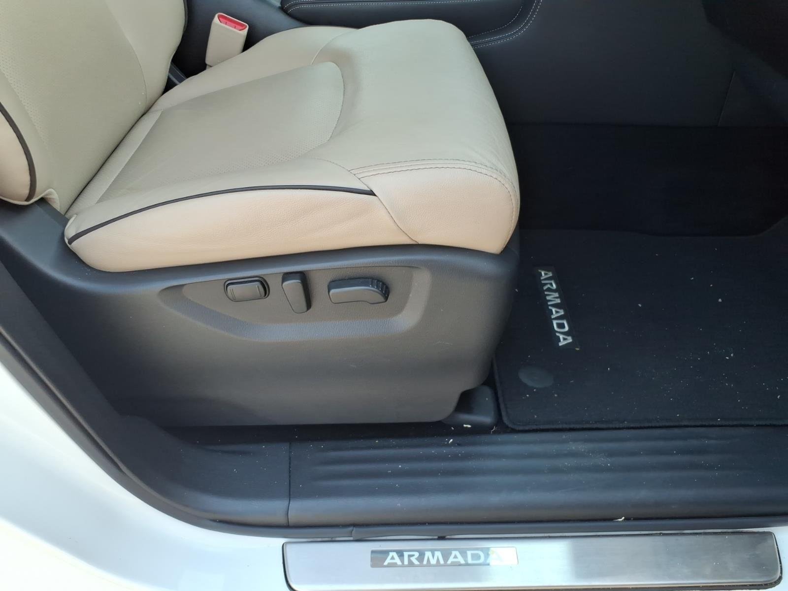 Used 2024 Aspen White Tricoat Nissan SL image 19