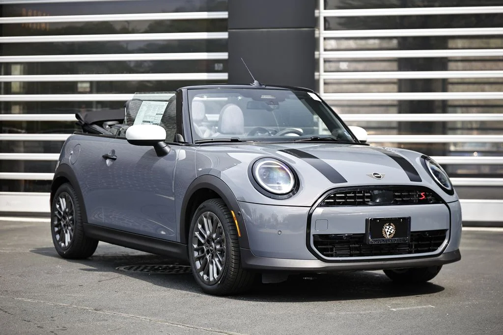 2026 MINI Convertible Cooper S Signature's photo