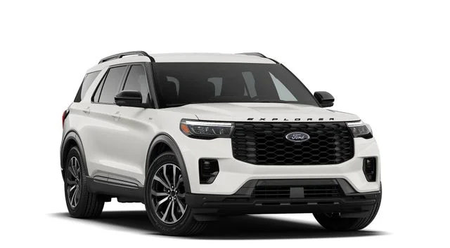 New 2026 Star White Metallic Tri-Coat Ford ST-Line image 4
