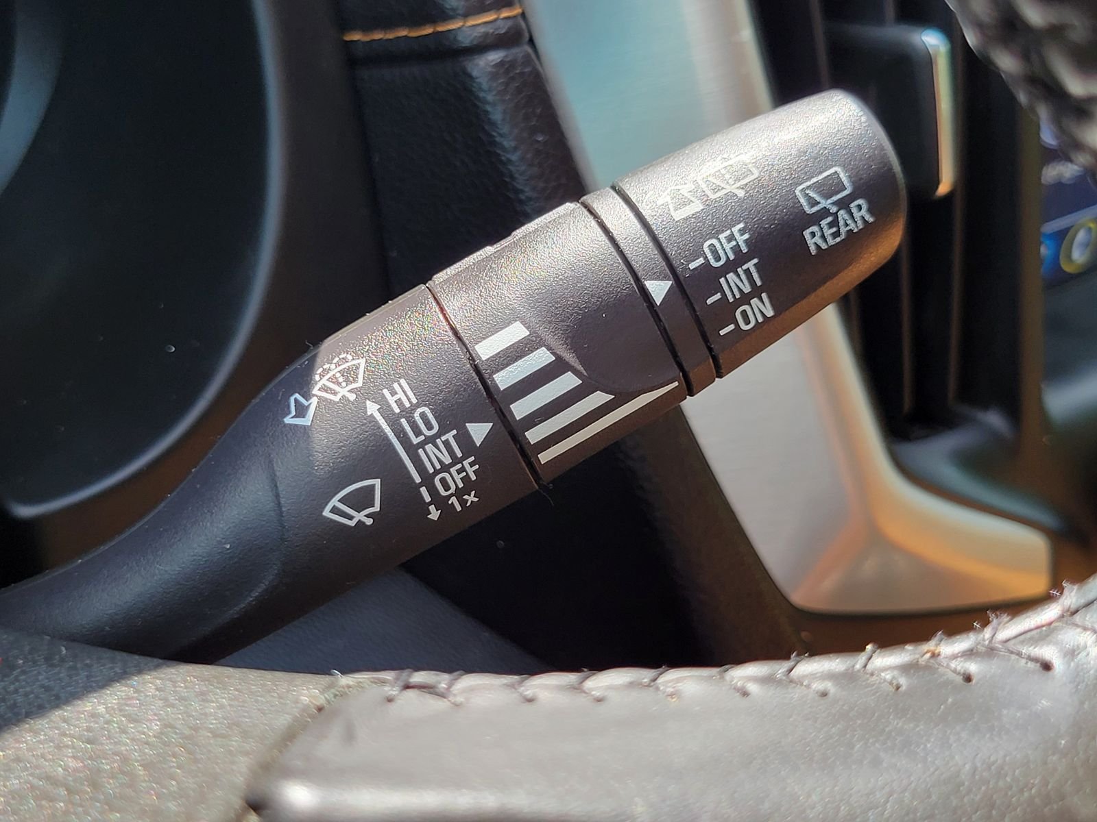 Used 2018 Black GMC SLT image 19