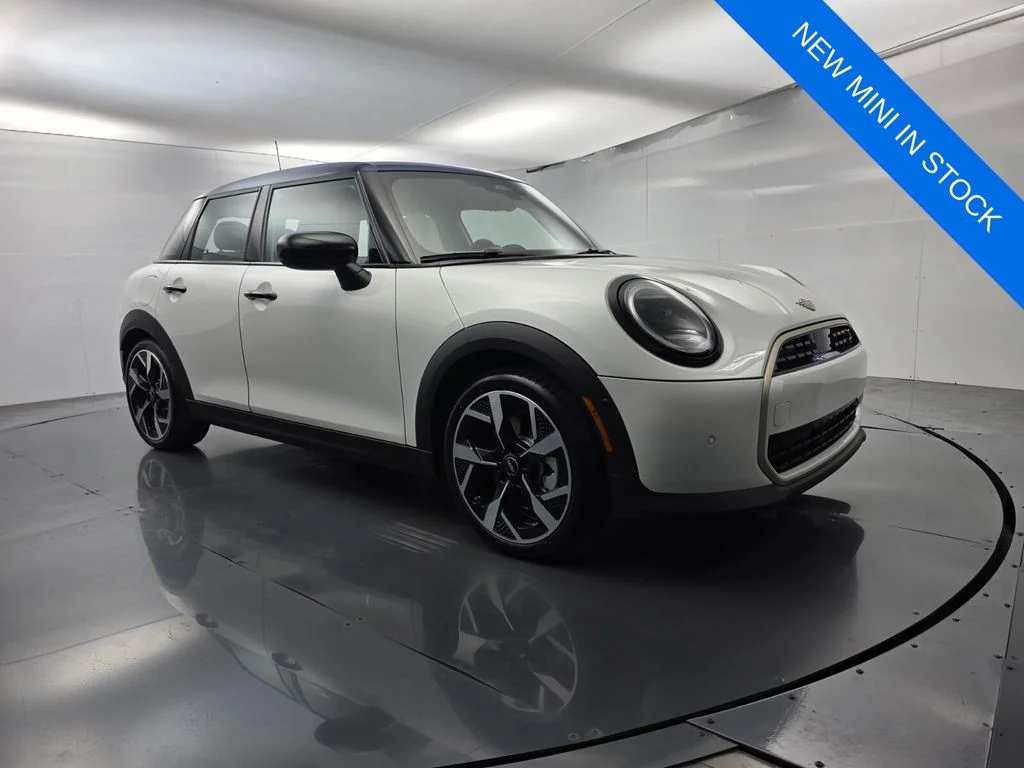 2026 MINI Hardtop Cooper S Signature's photo