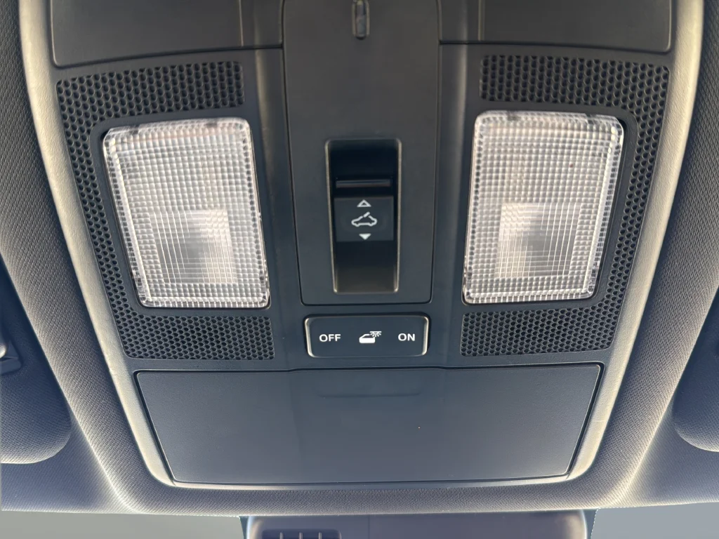 Used 2020 Silver Mazda Grand Touring image 29