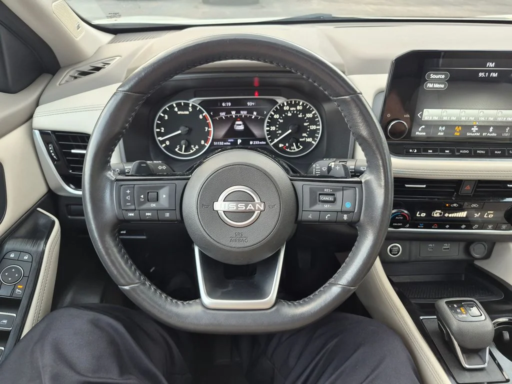Used 2023 White Nissan SL image 28