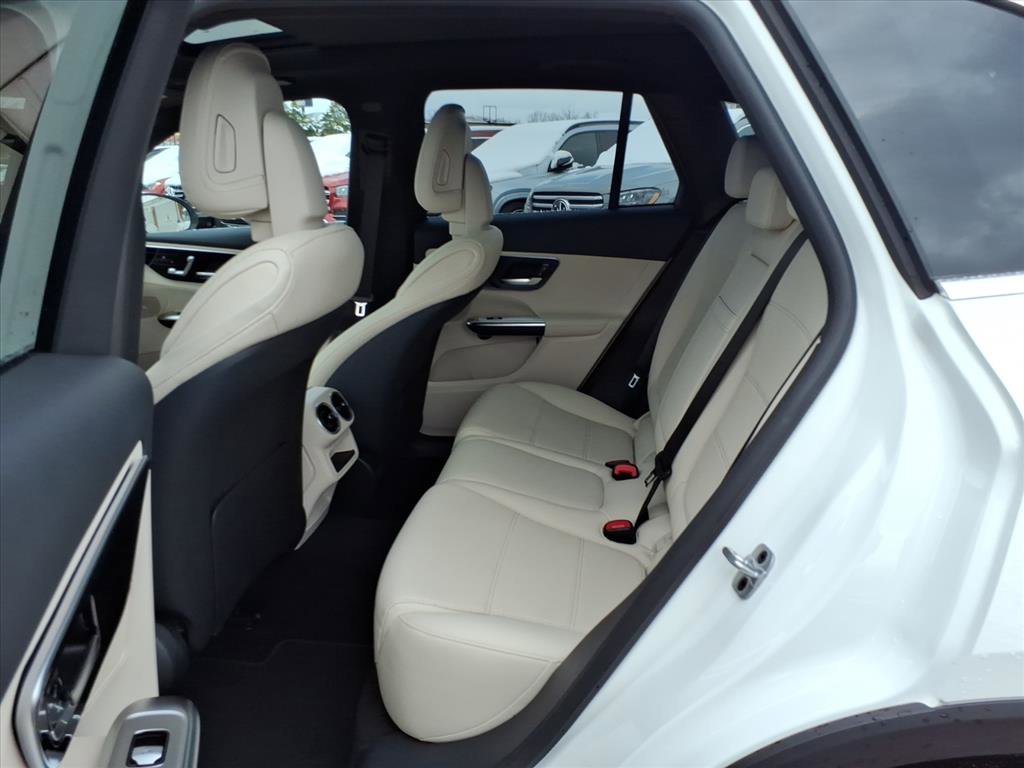 Certified Used 2026 Polar White Mercedes-Benz GLC 300 image 12