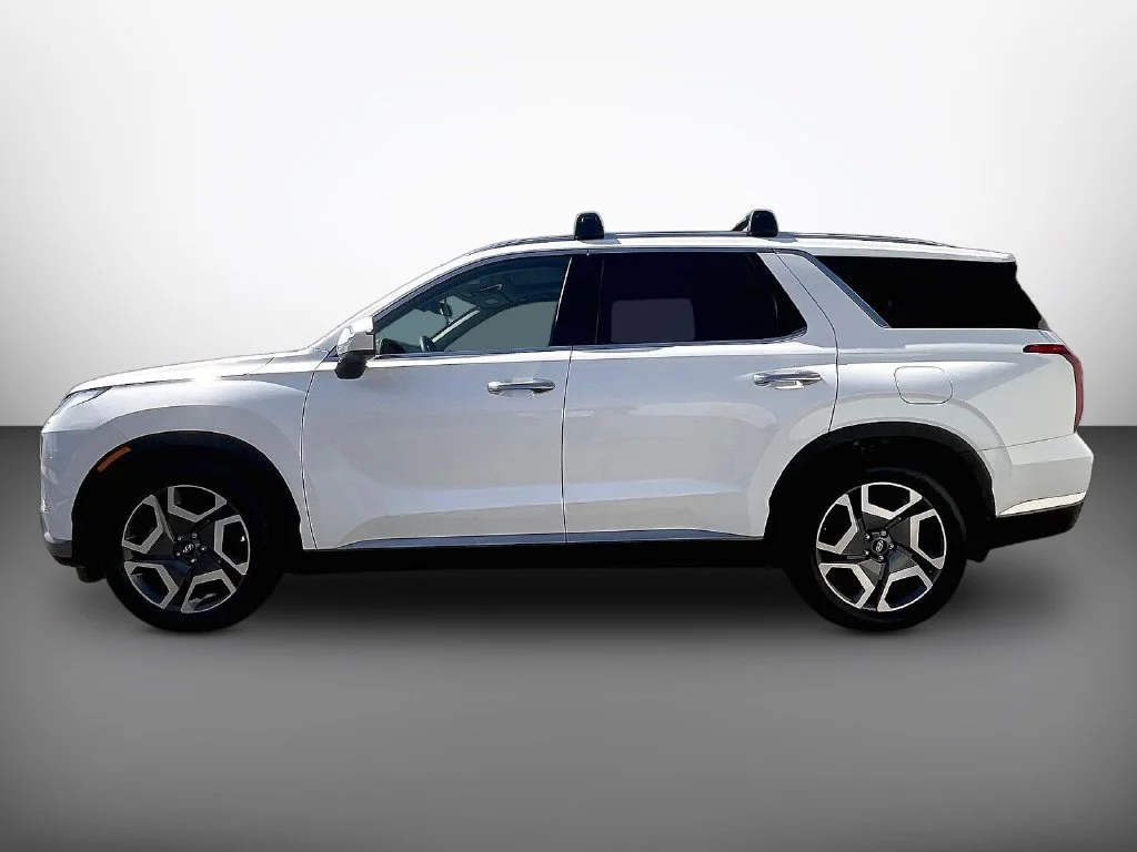 Used 2023 White Hyundai Limited image 4