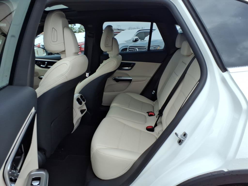 Certified Used 2026 Polar White Mercedes-Benz GLC 300 image 12