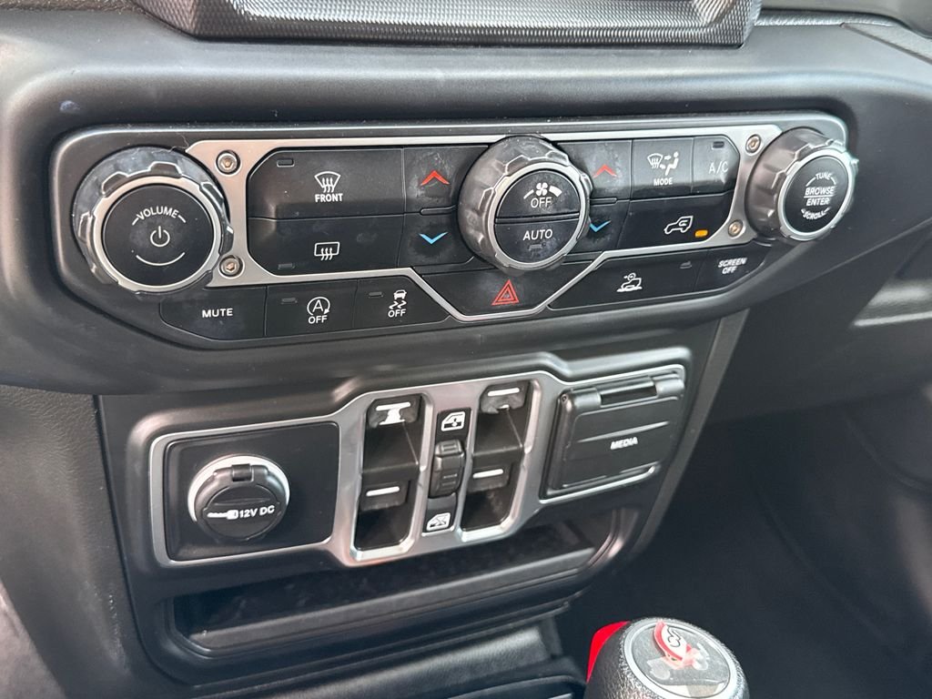 Certified Used 2023 White/off-white Jeep Sahara image 30