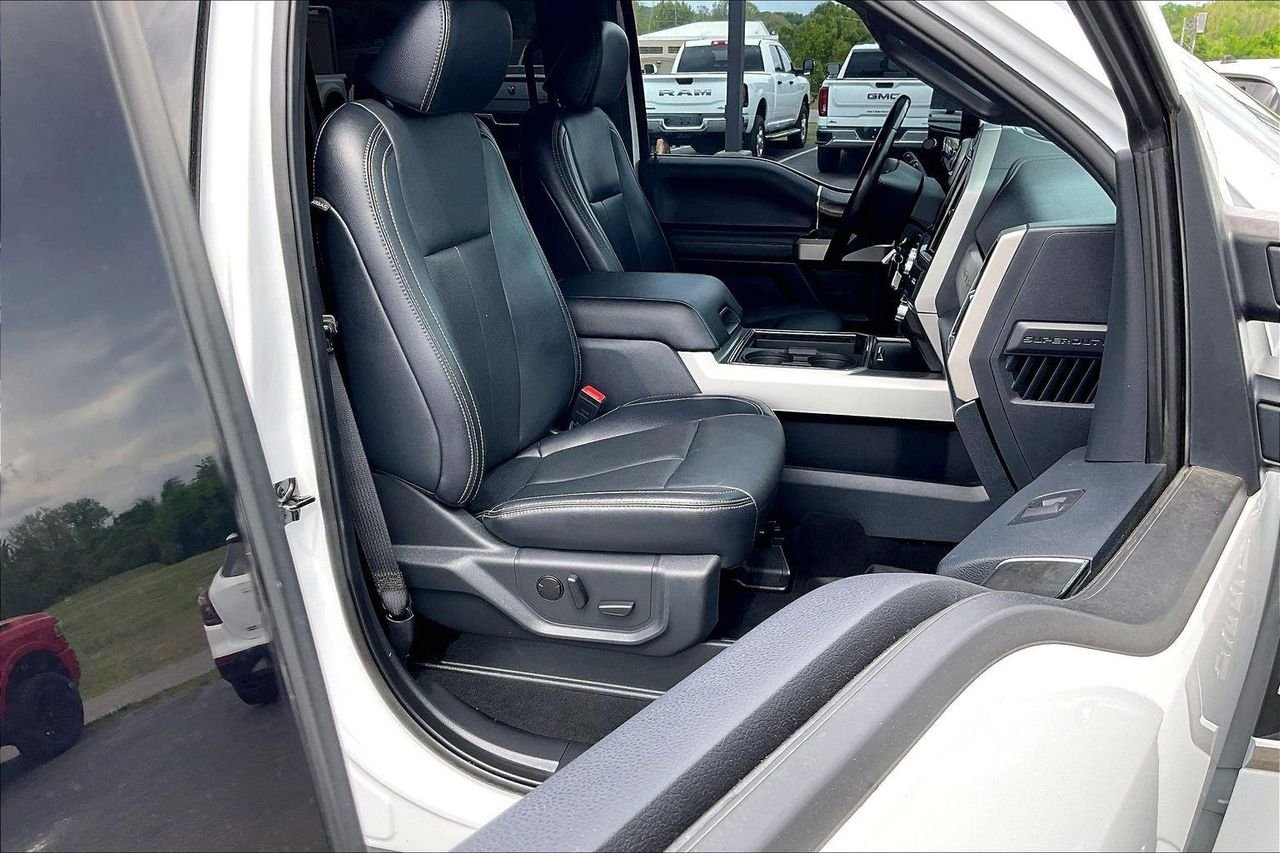 Used 2022 OXFORD WHITE Ford LARIAT image 31
